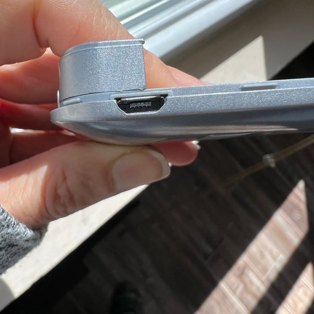 iPhone 5/5S charger/case